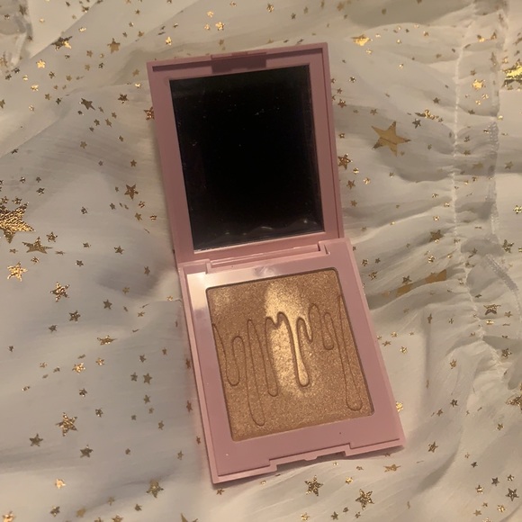 Kylie Cosmetics “Cheers Darling” Highlighter - Picture 2 of 3